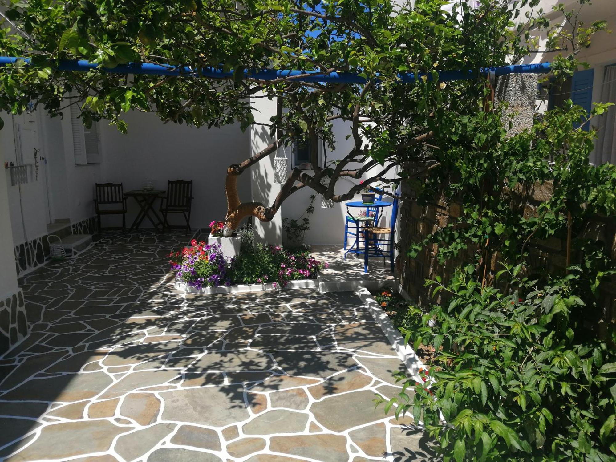Nick's 1 Apartment